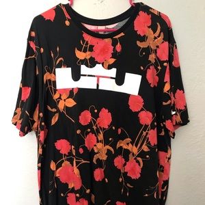 Rare Lebron James Nike shirt cool pattern